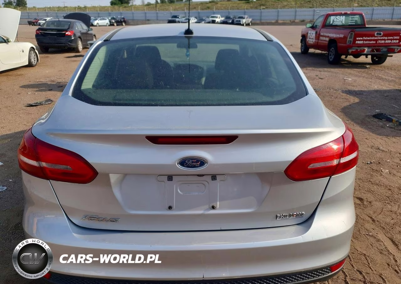 2017 Ford Focus S VIN:1FADP3E25HL328958 - 6