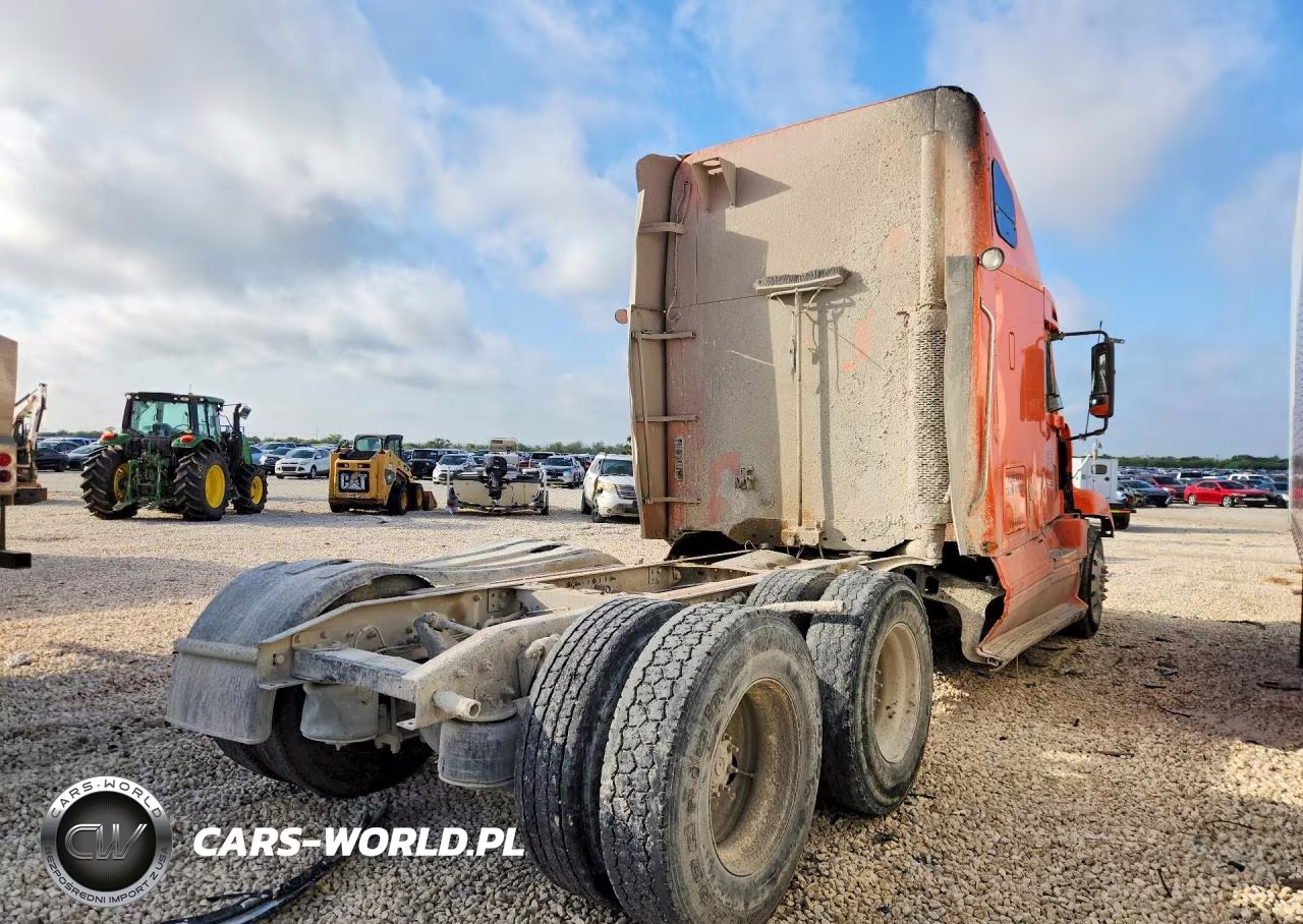 2004 Freightliner Cst120 Truck Cab And Chassis VIN:1FUJBBCG24LM53519 - 3