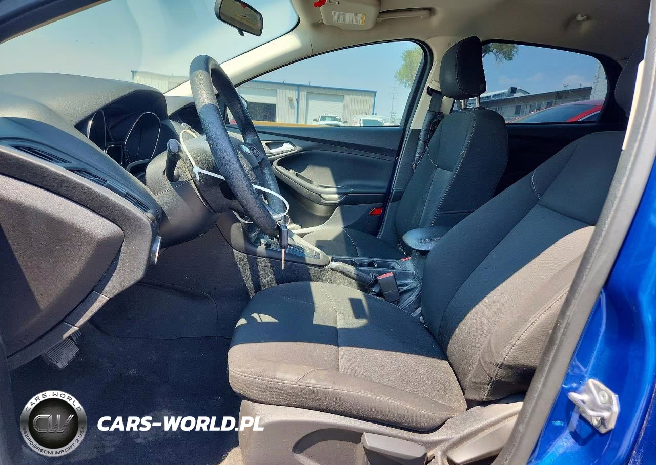 2018 Ford Focus Se VIN:1FADP3K24JL313328 - 7