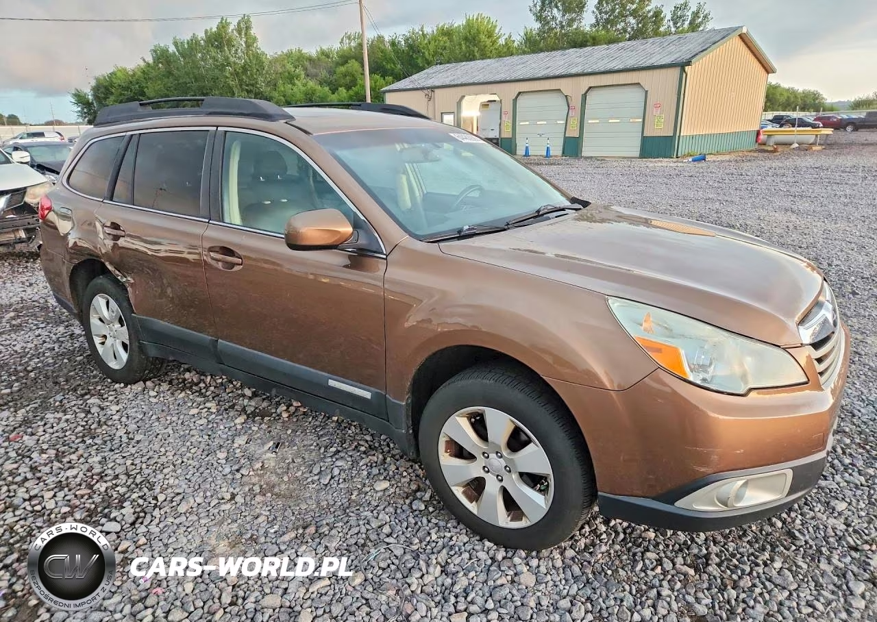 2012 Subaru Outback 2.5I Premium VIN:4S4BRCGC8C3258636 - 4