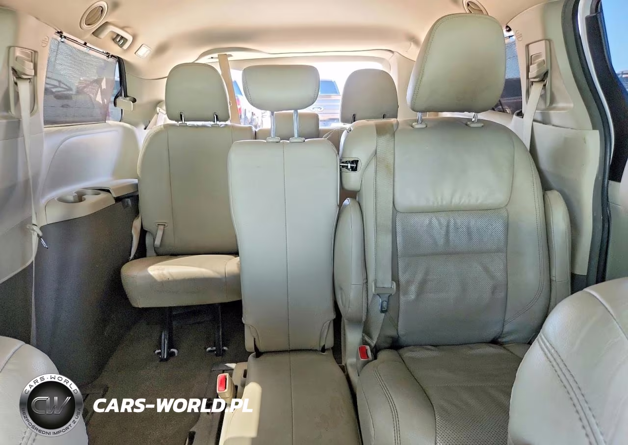 2015 Toyota Sienna Le VIN:5TDKK3DC7FS582418 - 10