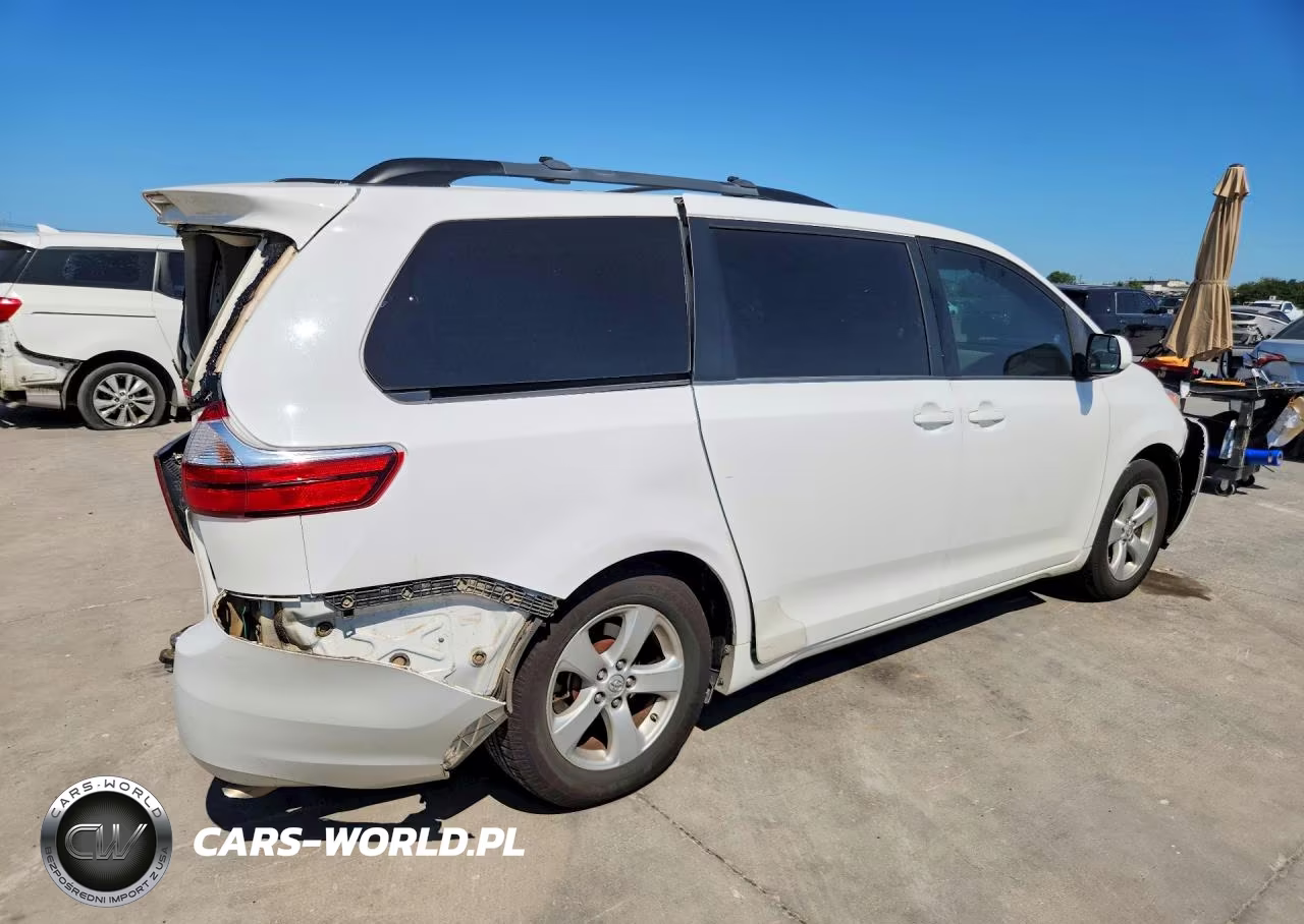 2015 Toyota Sienna Le VIN:5TDKK3DC7FS582418 - 3