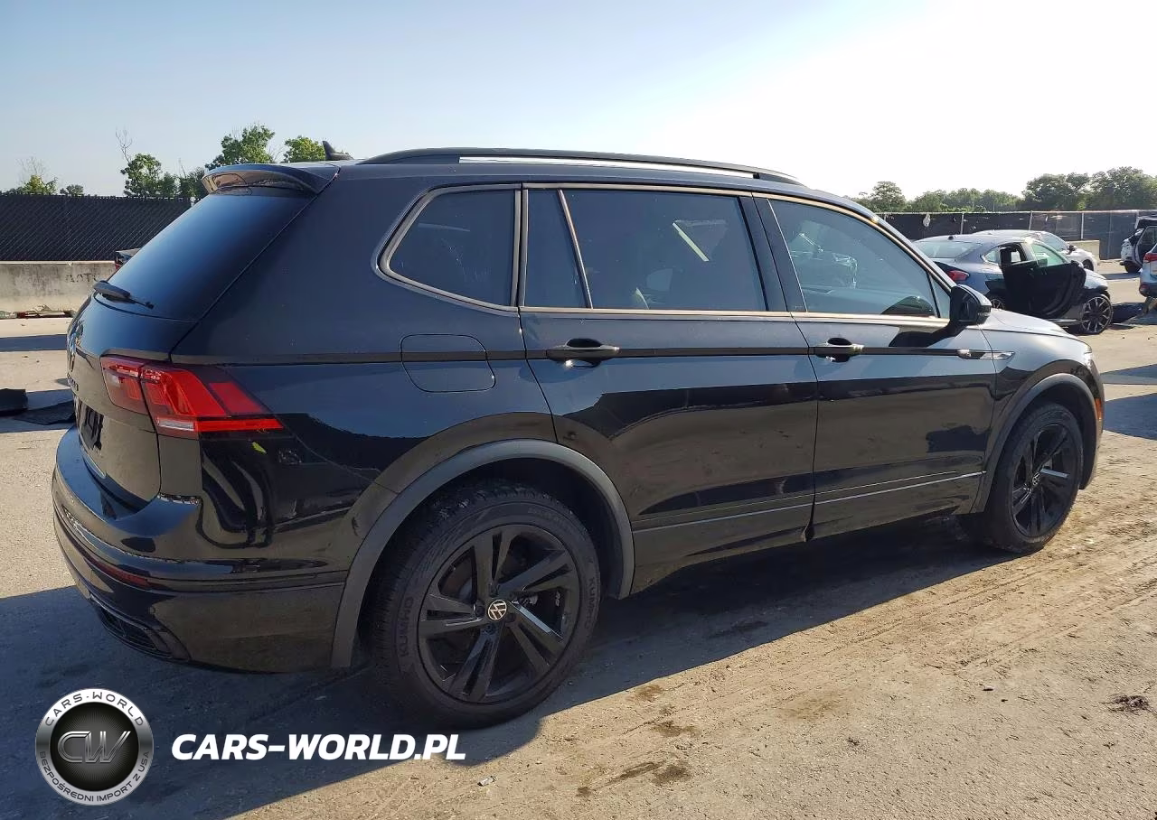 2023 Volkswagen Tiguan Se R-Line Black VIN:3VVCB7AX0PM089962 - 3