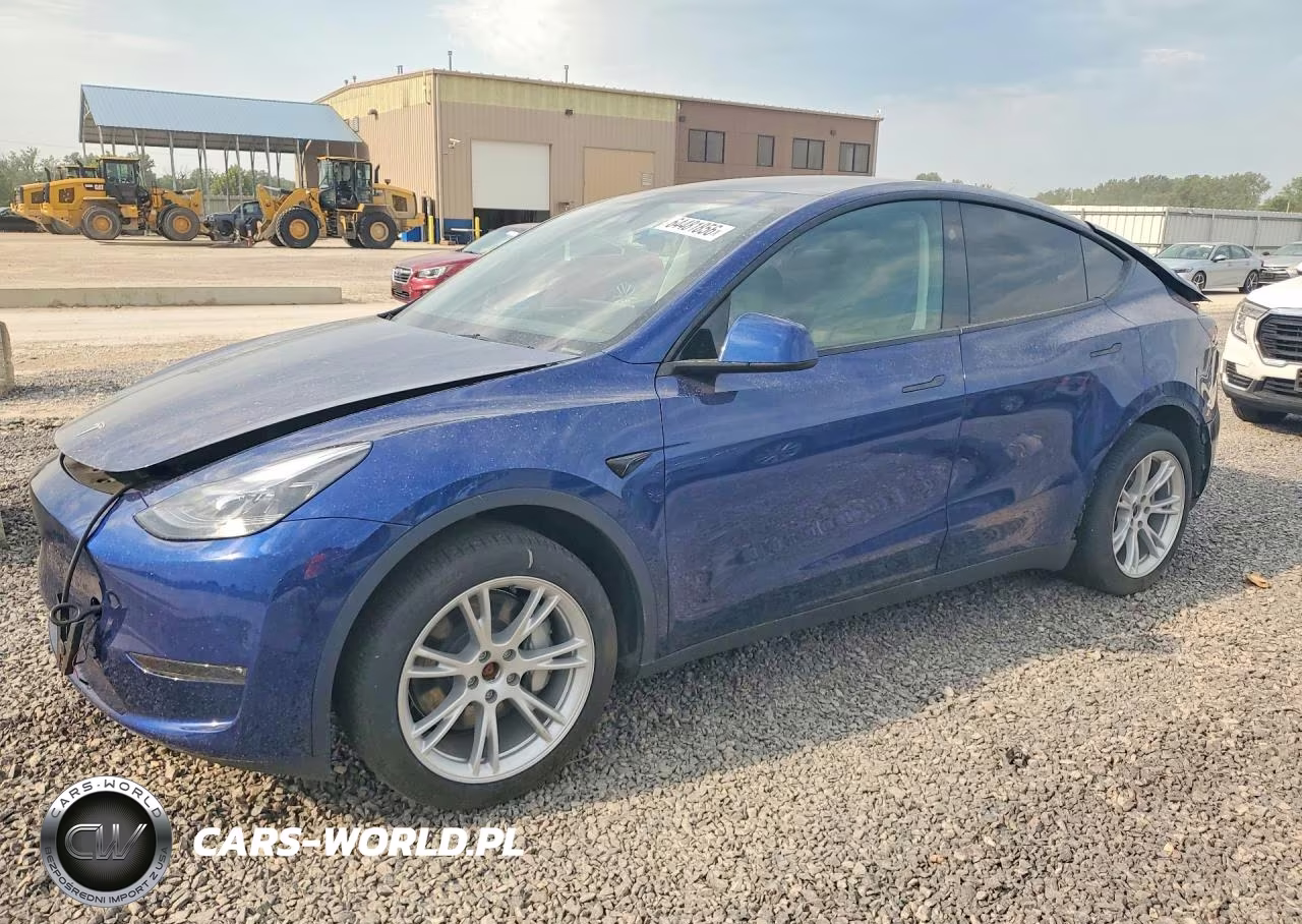 2024 Tesla Model Y VIN:7SAYGDEEXRA279434 - 1