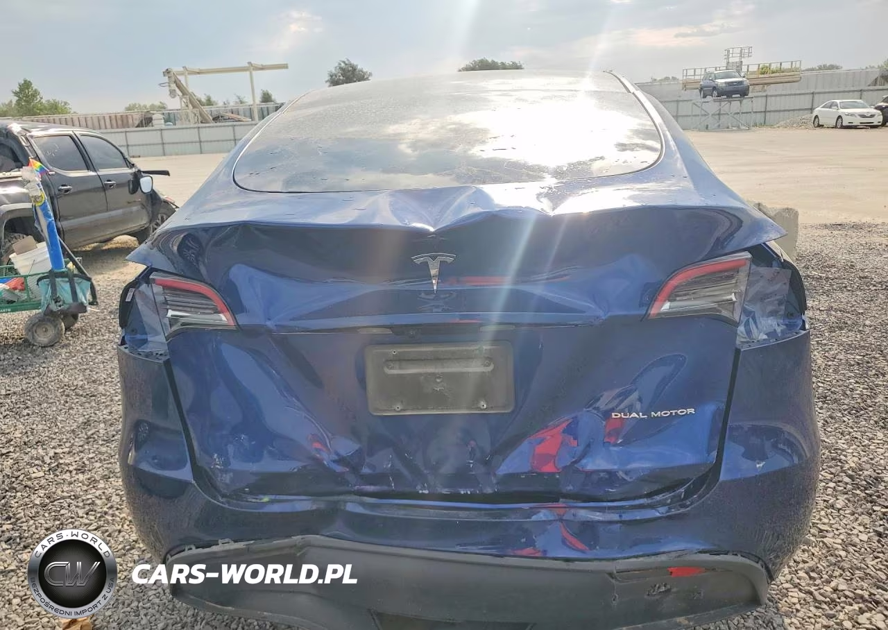 2024 Tesla Model Y VIN:7SAYGDEEXRA279434 - 6