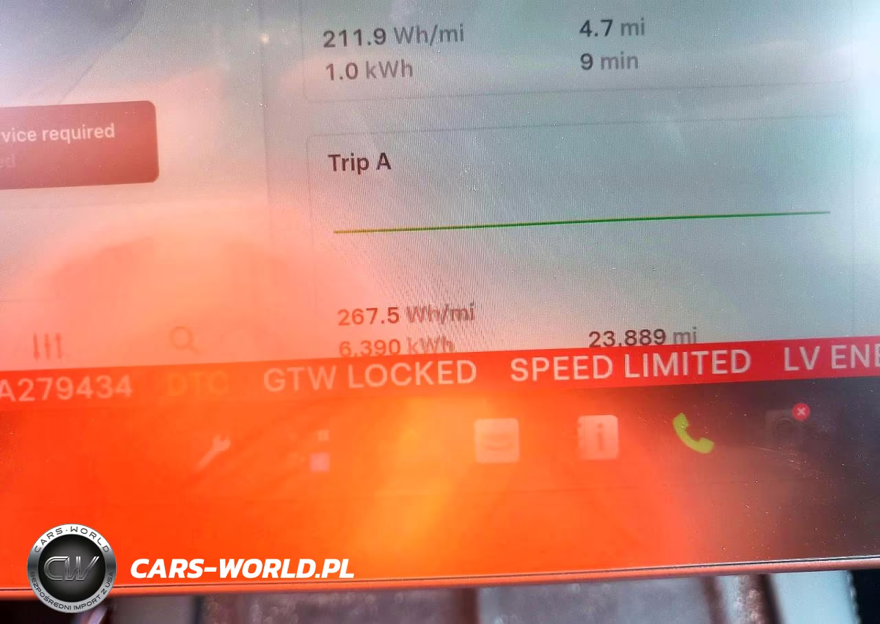 2024 Tesla Model Y VIN:7SAYGDEEXRA279434 - 9