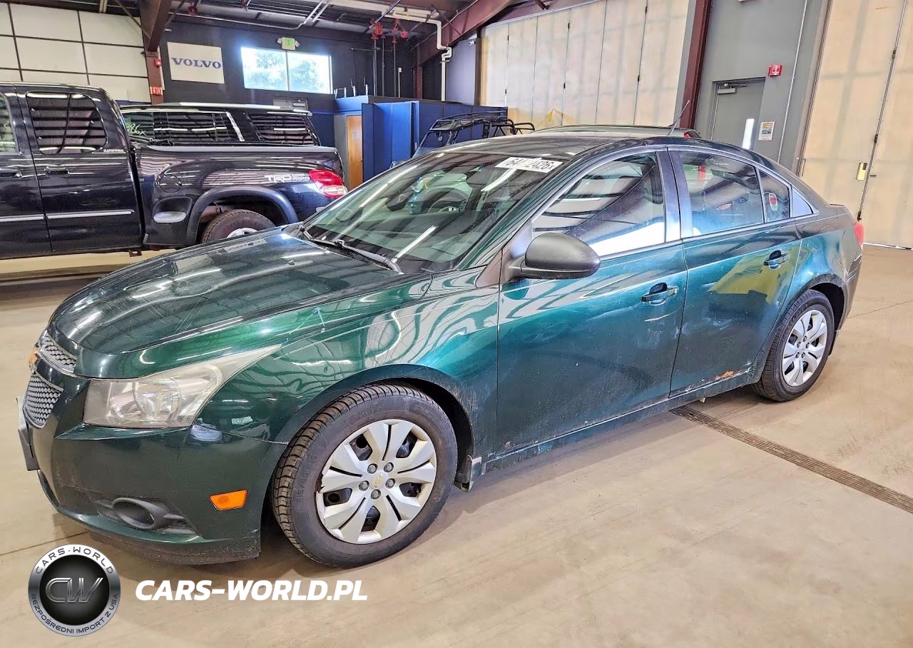 2014 Chevrolet Cruze Ls – zdjęcie 1 z 12