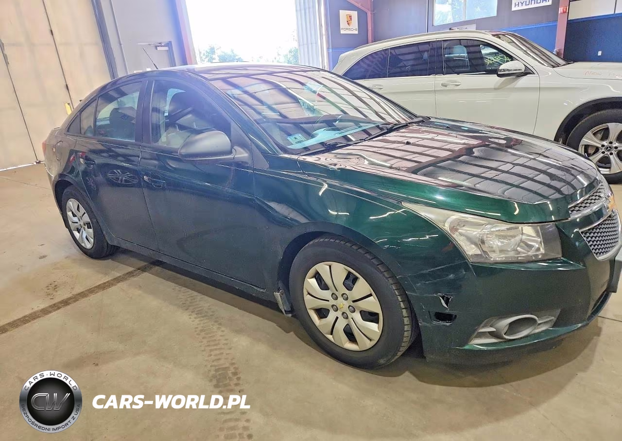 2014 Chevrolet Cruze Ls VIN:1G1PA5SG1E7411546 - 4