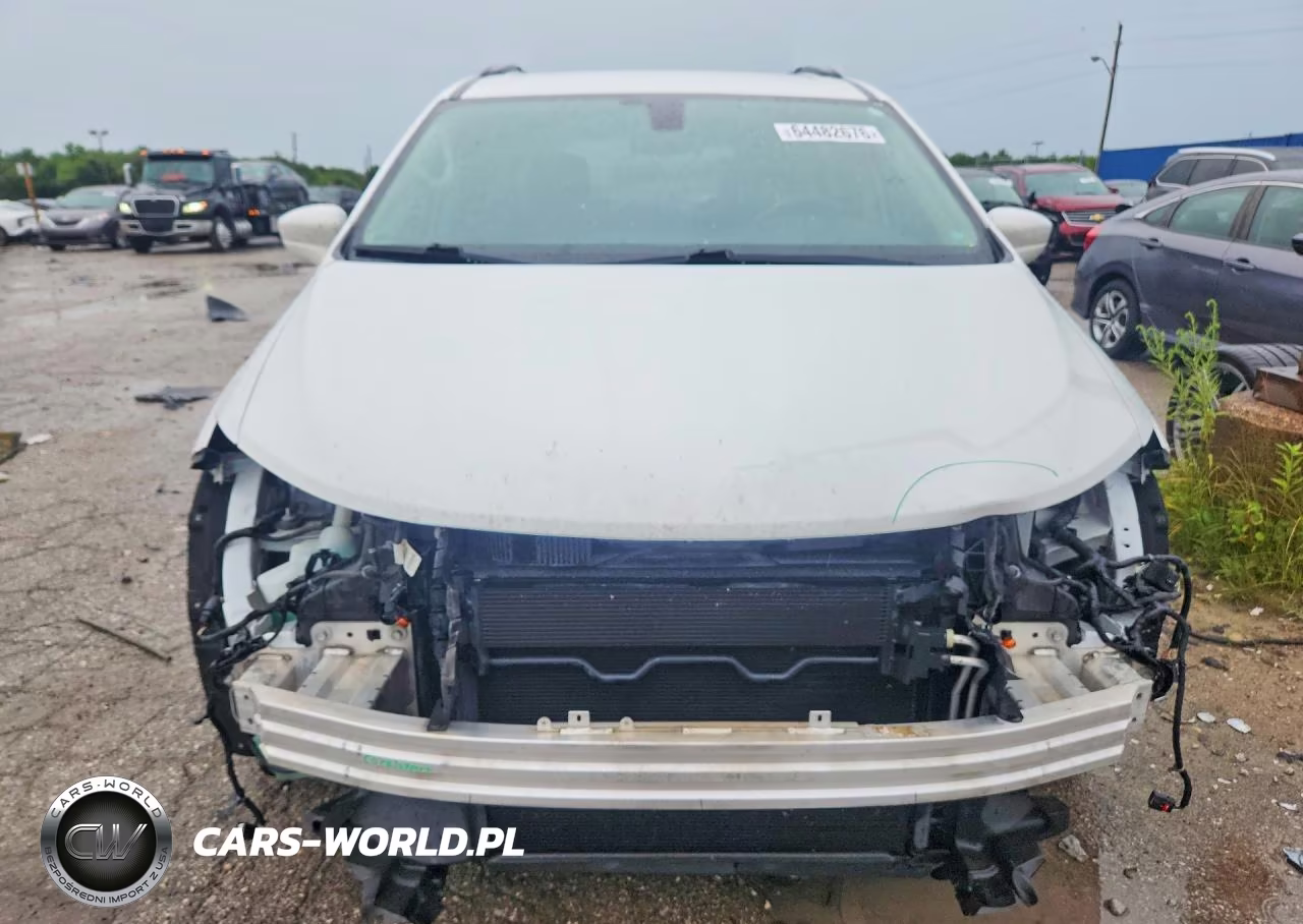 2017 Chrysler Pacifica Touring L VIN:2C4RC1BG0HR752474 - 5