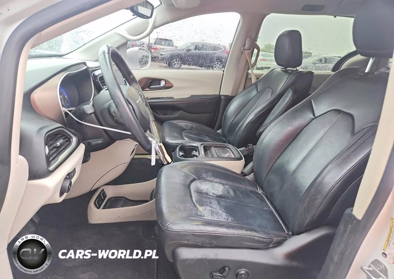 2017 Chrysler Pacifica Touring L VIN:2C4RC1BG0HR752474 - 7