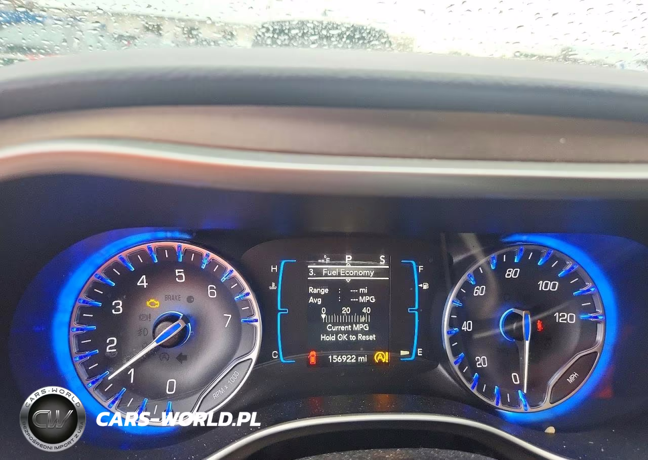 2017 Chrysler Pacifica Touring L VIN:2C4RC1BG0HR752474 - 9