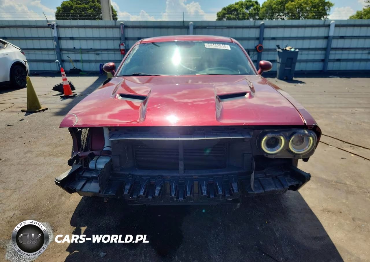 2018 Dodge Challenger Sxt VIN:2C3CDZAG1JH116570 - 5