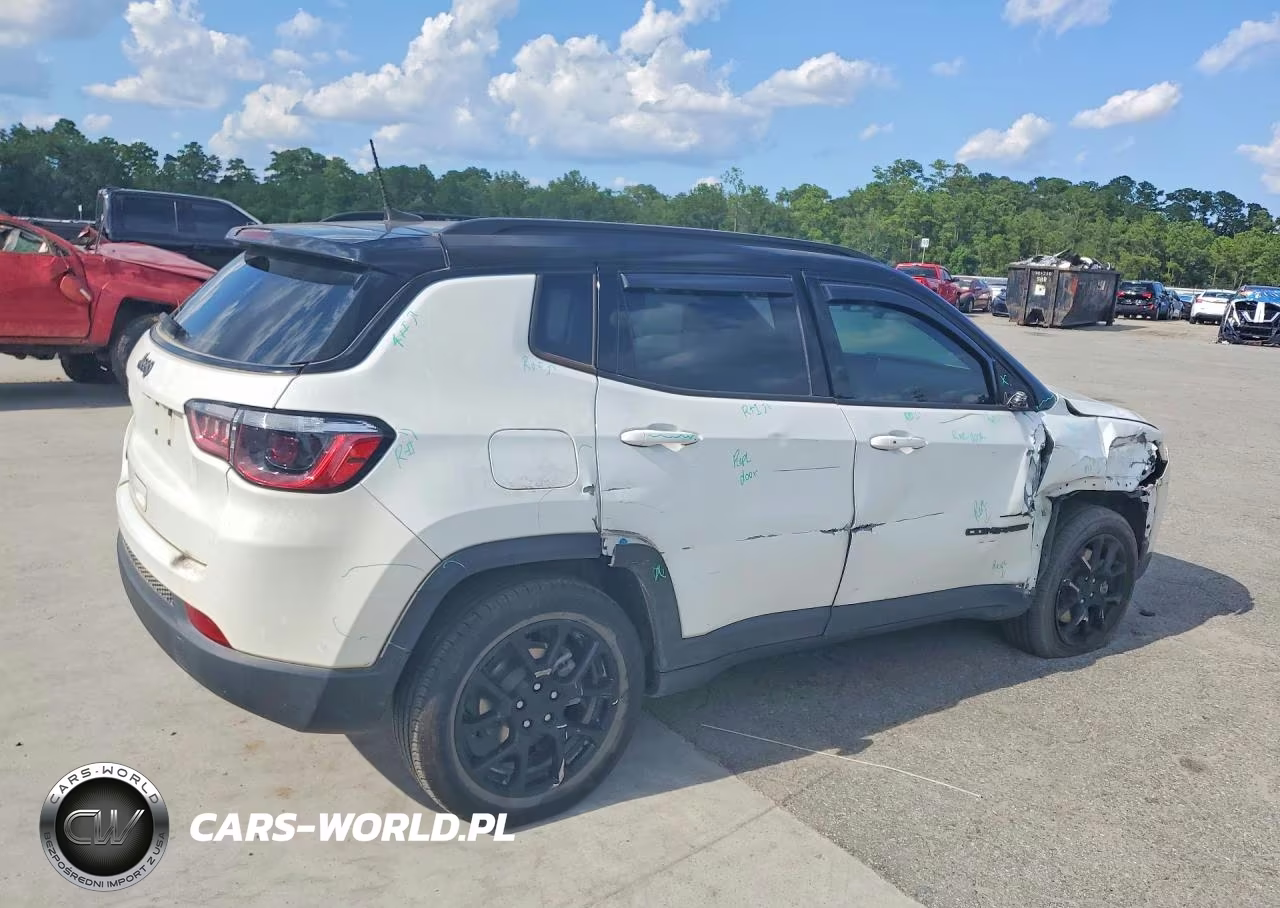 2024 Jeep Compass Latitude VIN:3C4NJDBN1RT116195 - 3