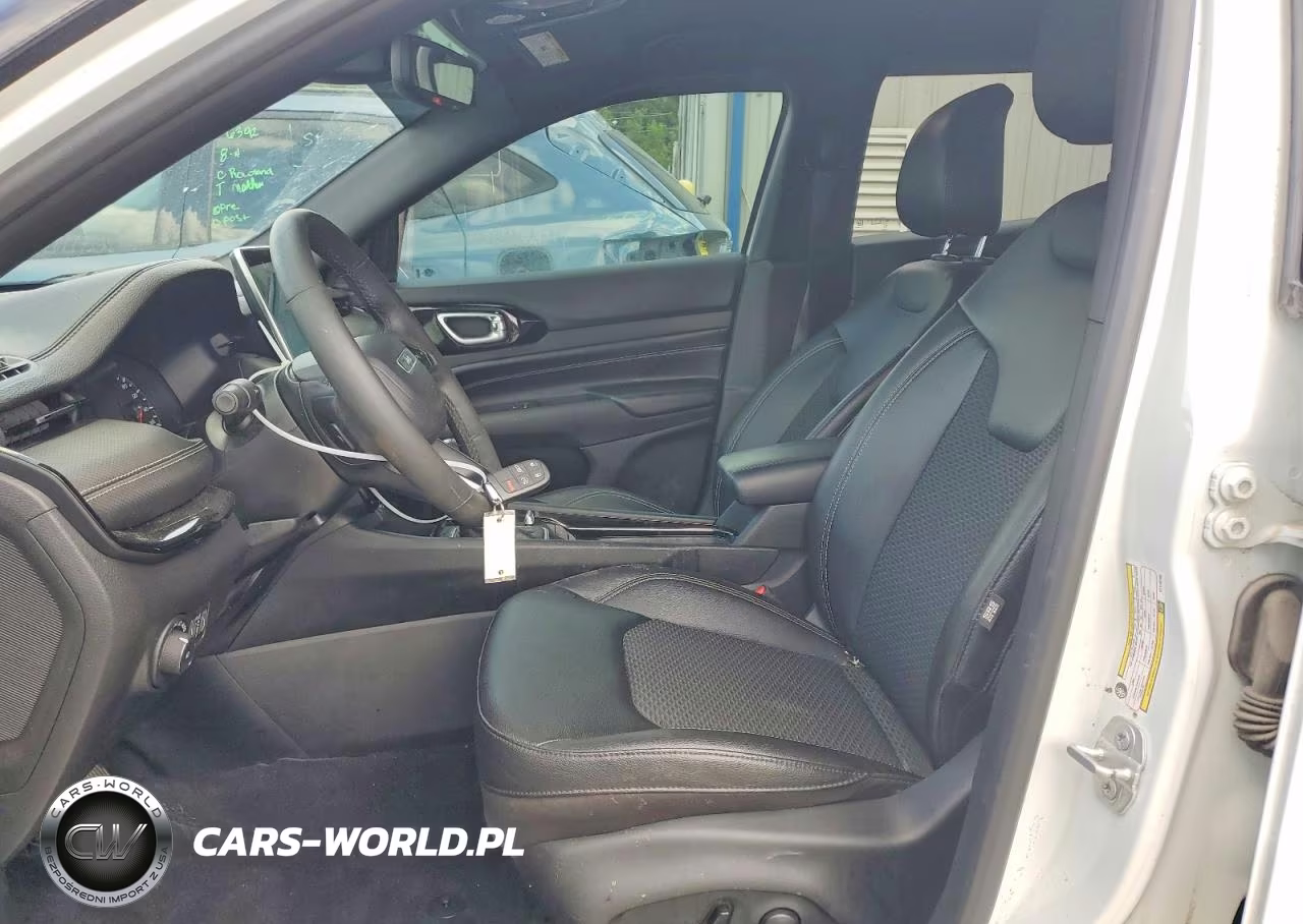 2024 Jeep Compass Latitude VIN:3C4NJDBN1RT116195 - 7