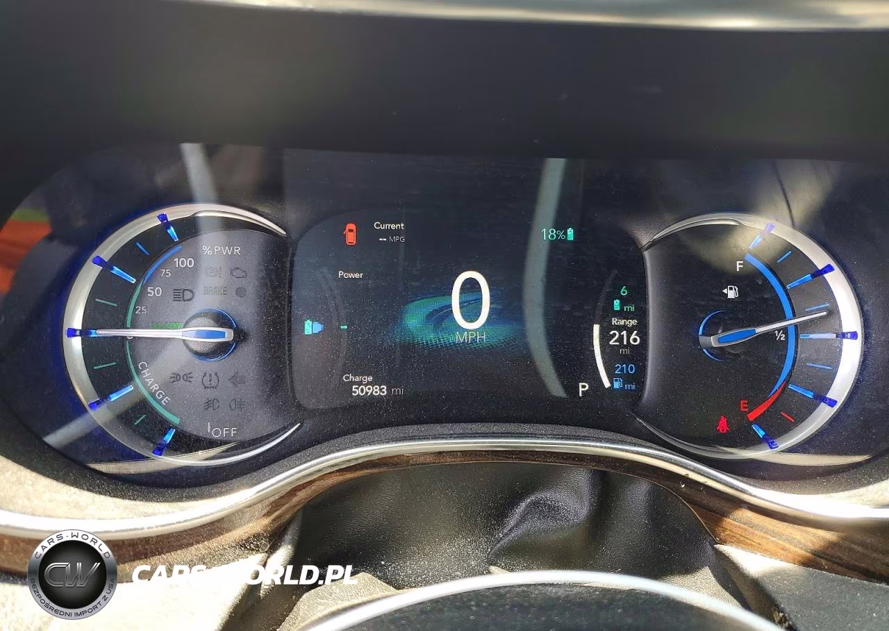 2021 Chrysler Pacifica Hybrid Pinnacle VIN:2C4RC1N72MR522621 - 9