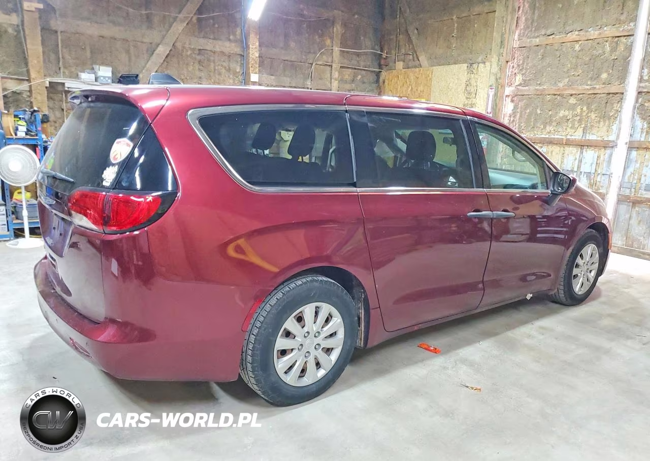2018 Chrysler Pacifica L VIN:2C4RC1AG5JR101672 - 3