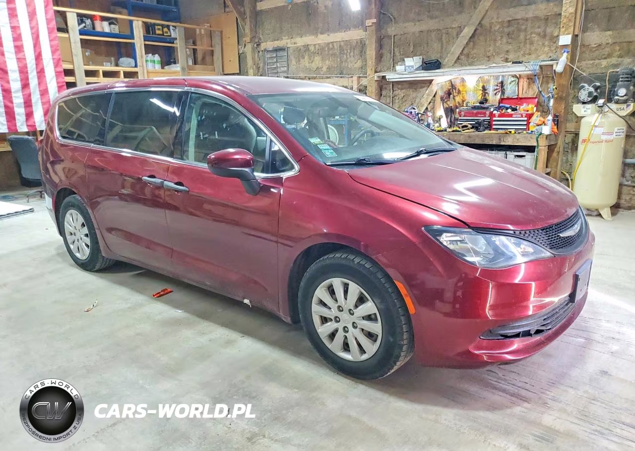 2018 Chrysler Pacifica L VIN:2C4RC1AG5JR101672 - 4