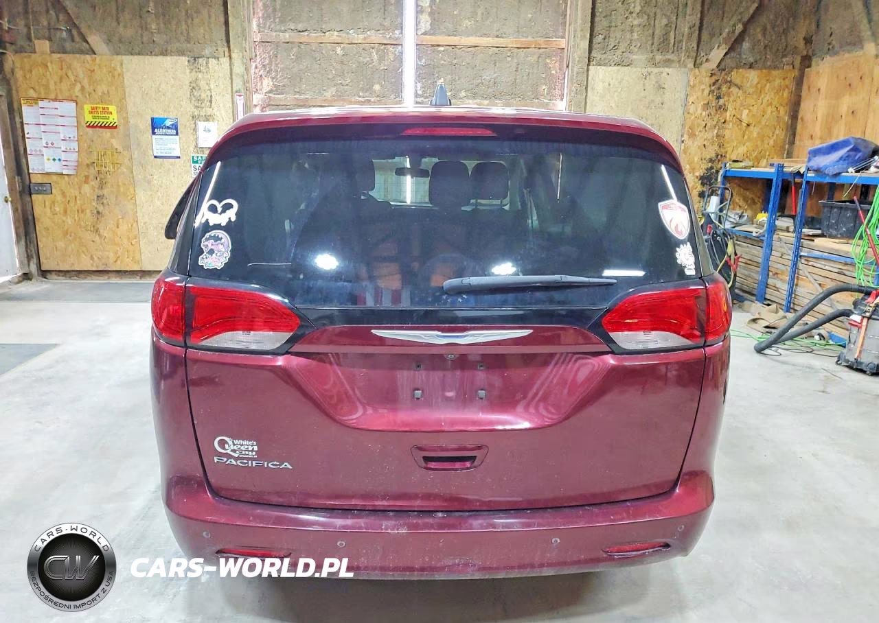 2018 Chrysler Pacifica L VIN:2C4RC1AG5JR101672 - 6
