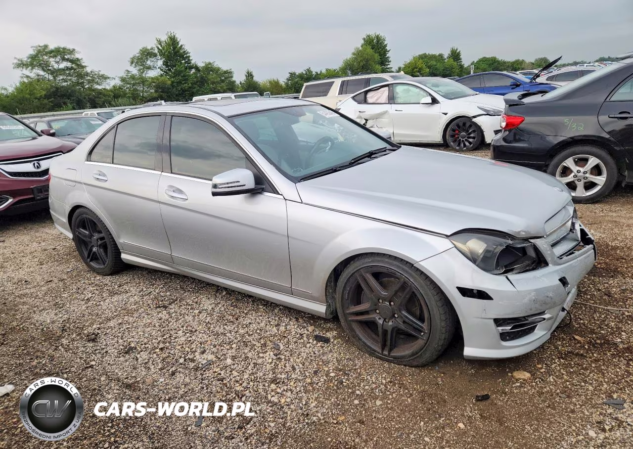 2012 Mercedes-Benz C 300 4Matic VIN:WDDGF8BBXCA713986 - 4