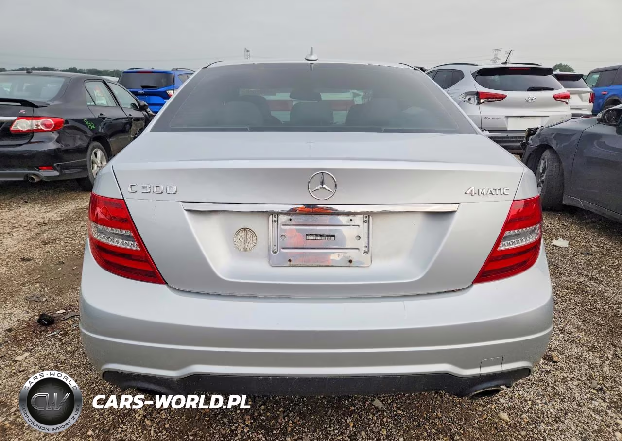 2012 Mercedes-Benz C 300 4Matic VIN:WDDGF8BBXCA713986 - 6