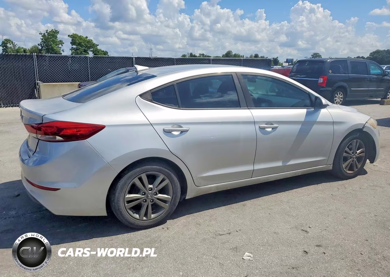 2017 Hyundai Elantra Se VIN:5NPD84LF3HH011364 - 3