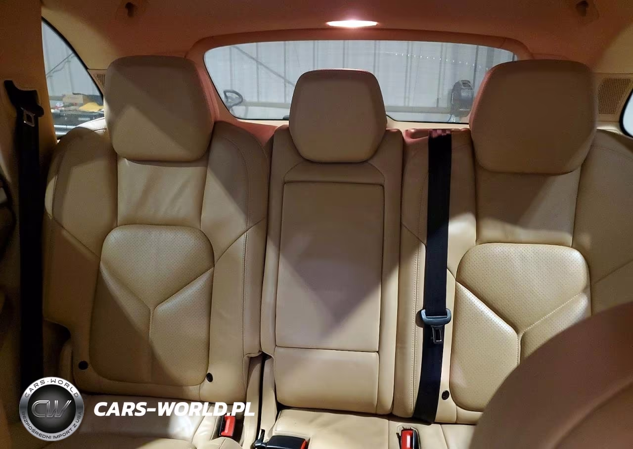 2011 Porsche Cayenne VIN:WP1AA2A26BLA04311 - 10