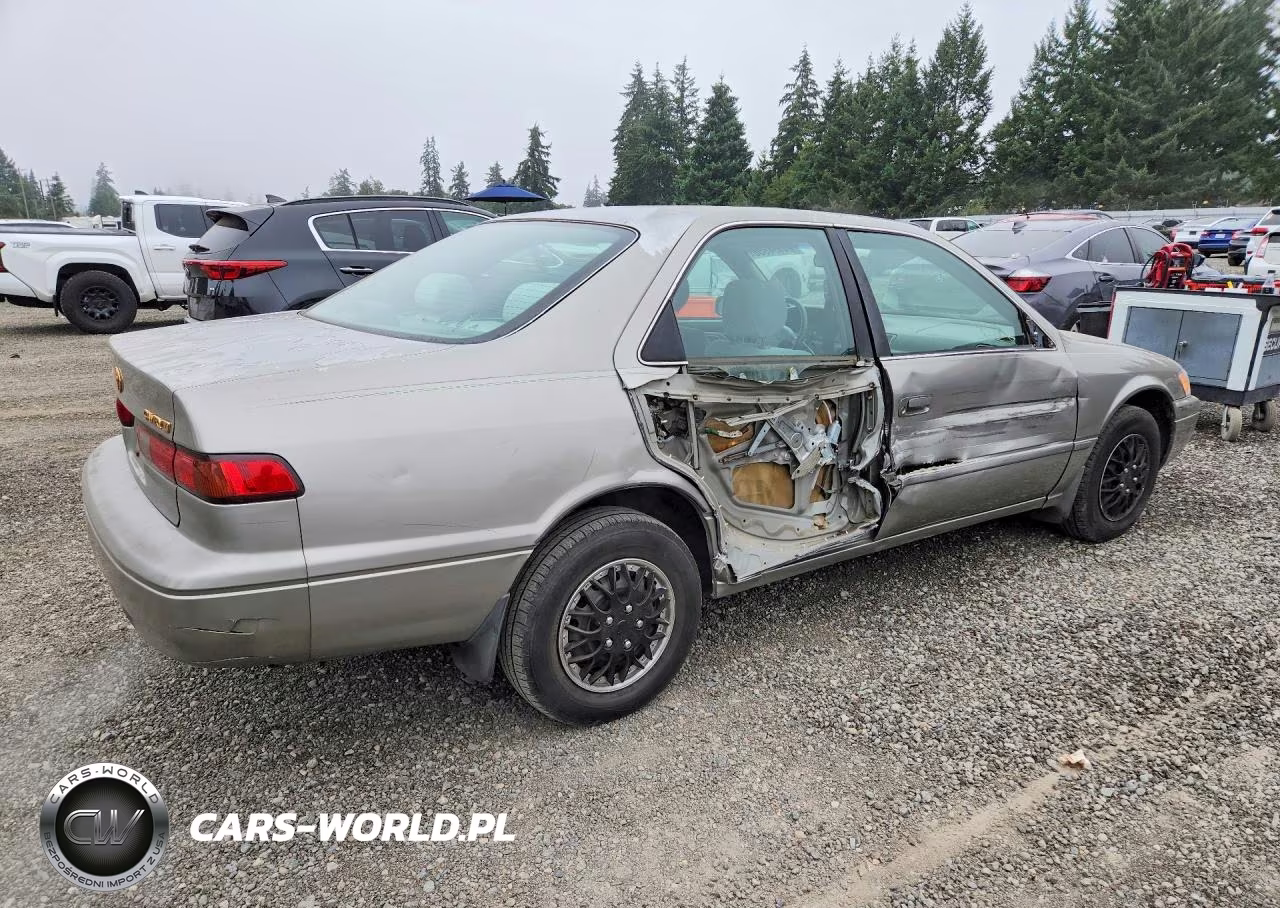 1998 Toyota Camry Le VIN:JT2BG22K3W0157313 - 3