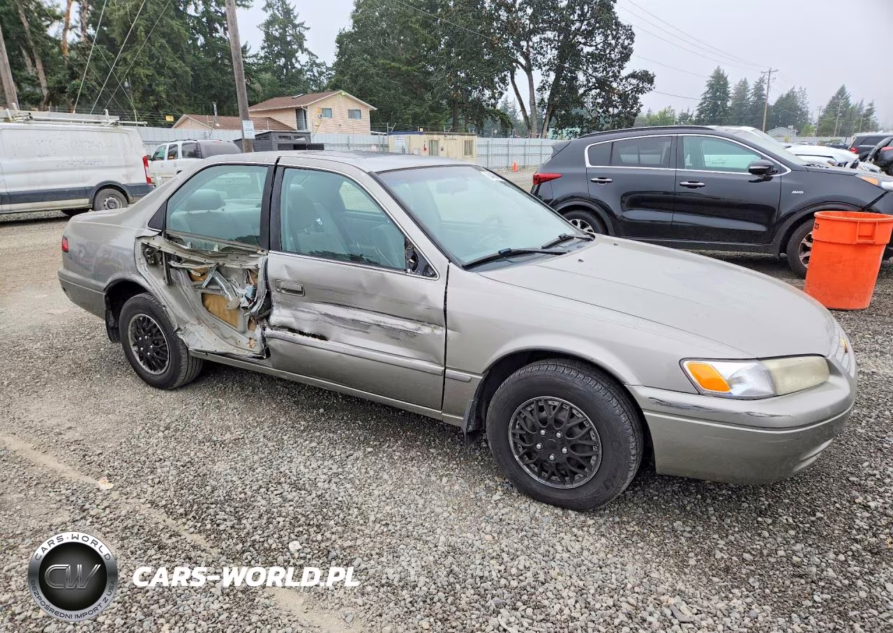 1998 Toyota Camry Le VIN:JT2BG22K3W0157313 - 4