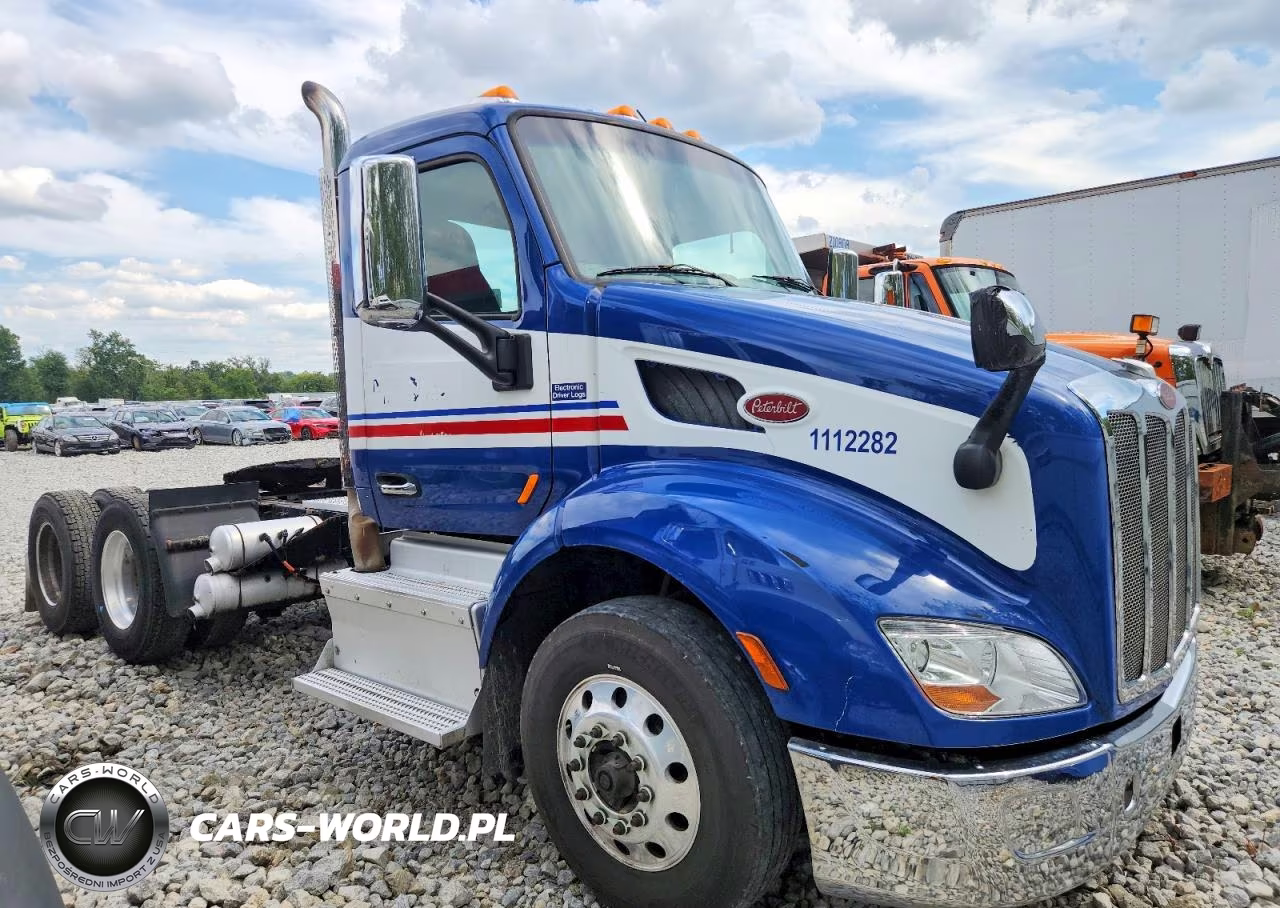 2017 Peterbilt 579 Semi Truck VIN:1XPBDP9X4HD358761 - 13