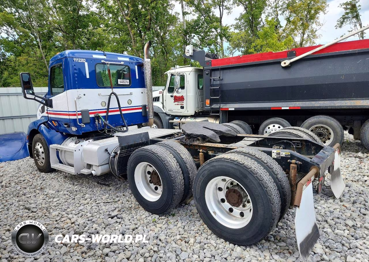 2017 Peterbilt 579 Semi Truck VIN:1XPBDP9X4HD358761 - 2