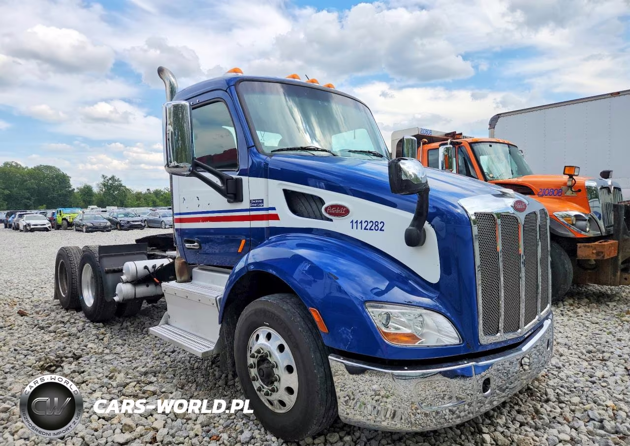 2017 Peterbilt 579 Semi Truck VIN:1XPBDP9X4HD358761 - 4