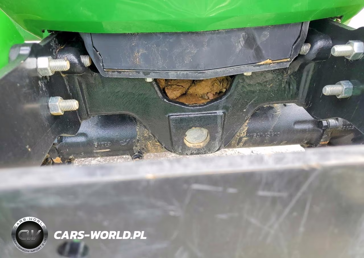 2025 John Deere 2025R Tractor VIN:1LV2025RPSS155027 - 10