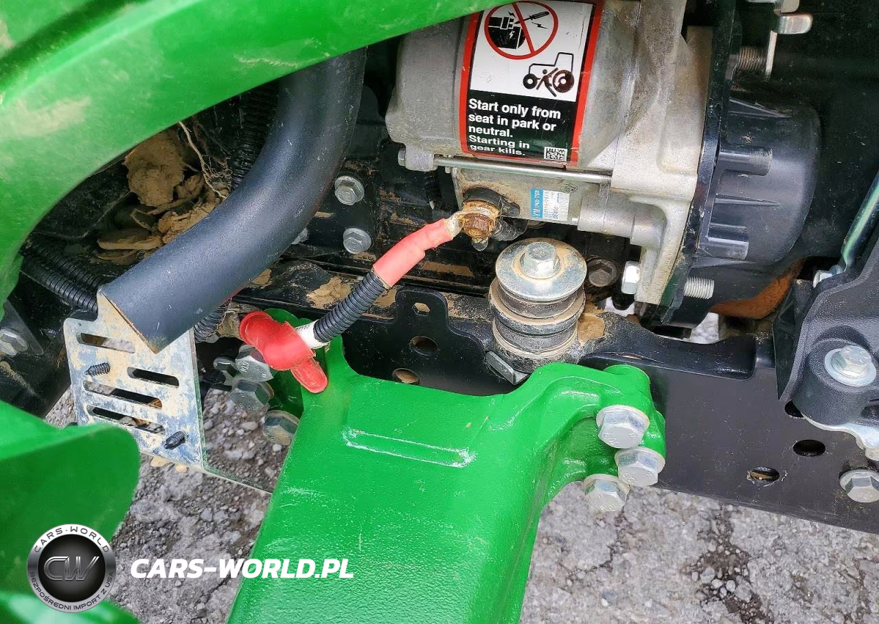 2025 John Deere 2025R Tractor VIN:1LV2025RPSS155027 - 9