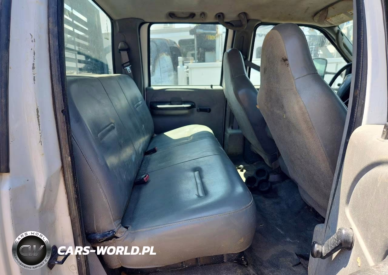 2007 Ford F550 Super Duty VIN:1FDAW56P47EA80075 - 10