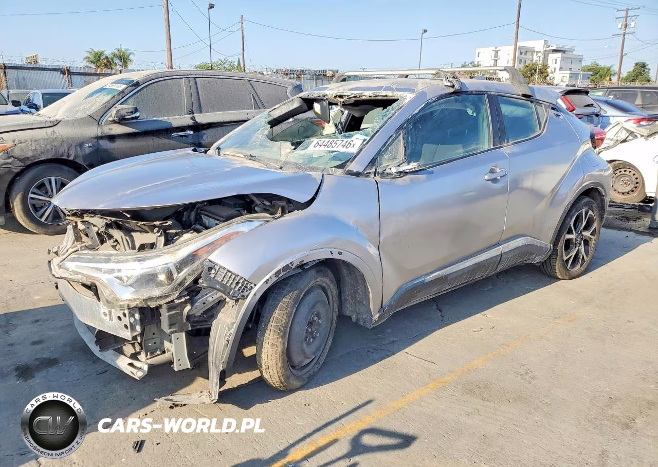 2019 TOYOTA C-HR XLE – zdjęcie 1 z 13