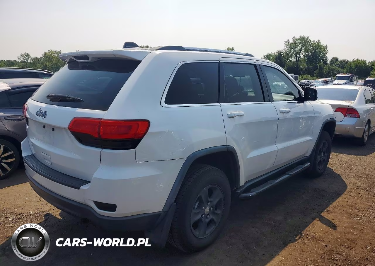 2014 Jeep Grand Cherokee Laredo VIN:1C4RJFAG1EC182039 - 3
