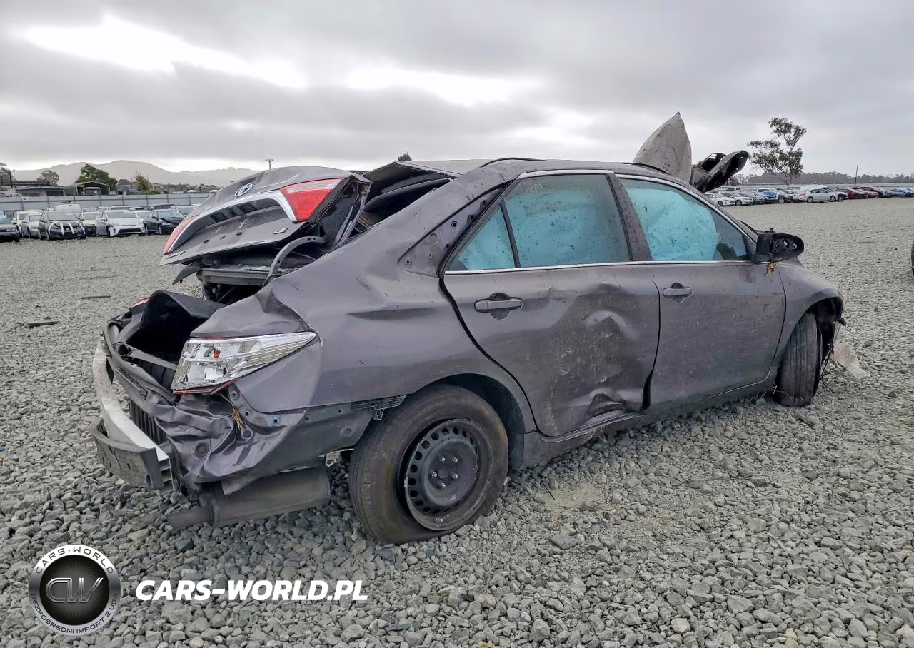 2016 Toyota Camry Le VIN:4T1BF1FK1GU571386 - 3
