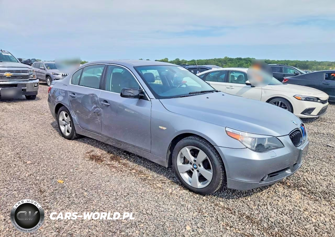 2007 BMW 525 Xi VIN:WBANF33537CS41702 - 4