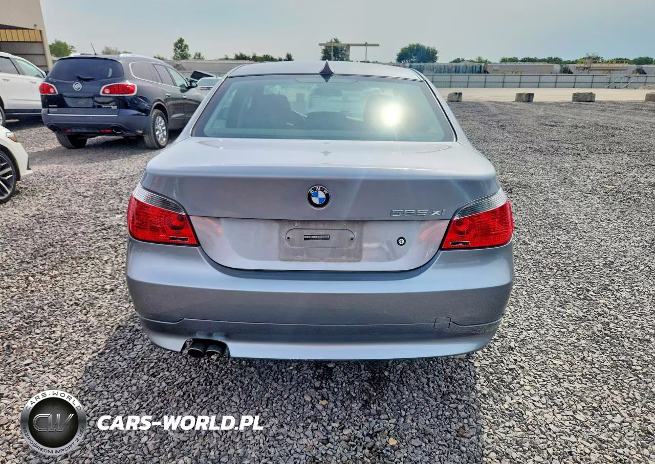2007 BMW 525 Xi VIN:WBANF33537CS41702 - 7