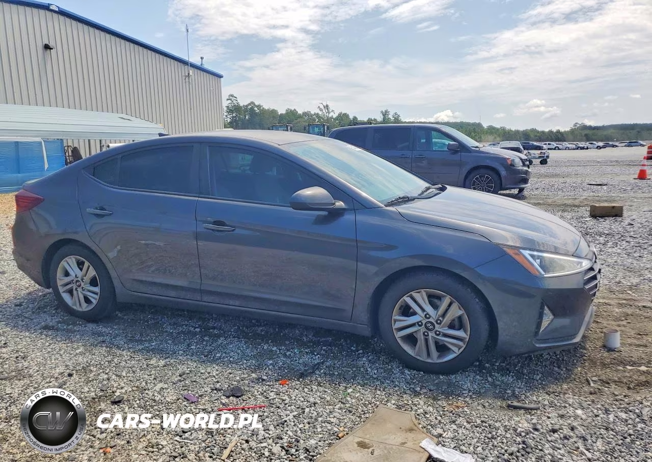 2020 Hyundai Elantra Sel VIN:5NPD84LF8LH585693 - 4