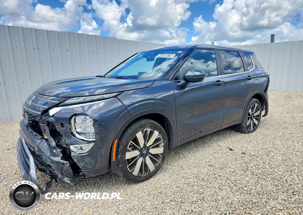 2025 Mitsubishi Outlander Se – zdjęcie 1 z 13