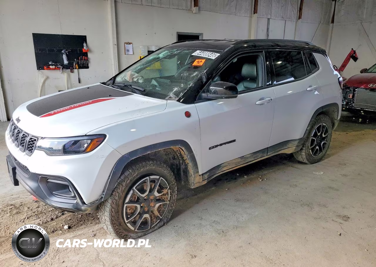 2025 Jeep Compass Trailhawk – zdjęcie 1 z 13