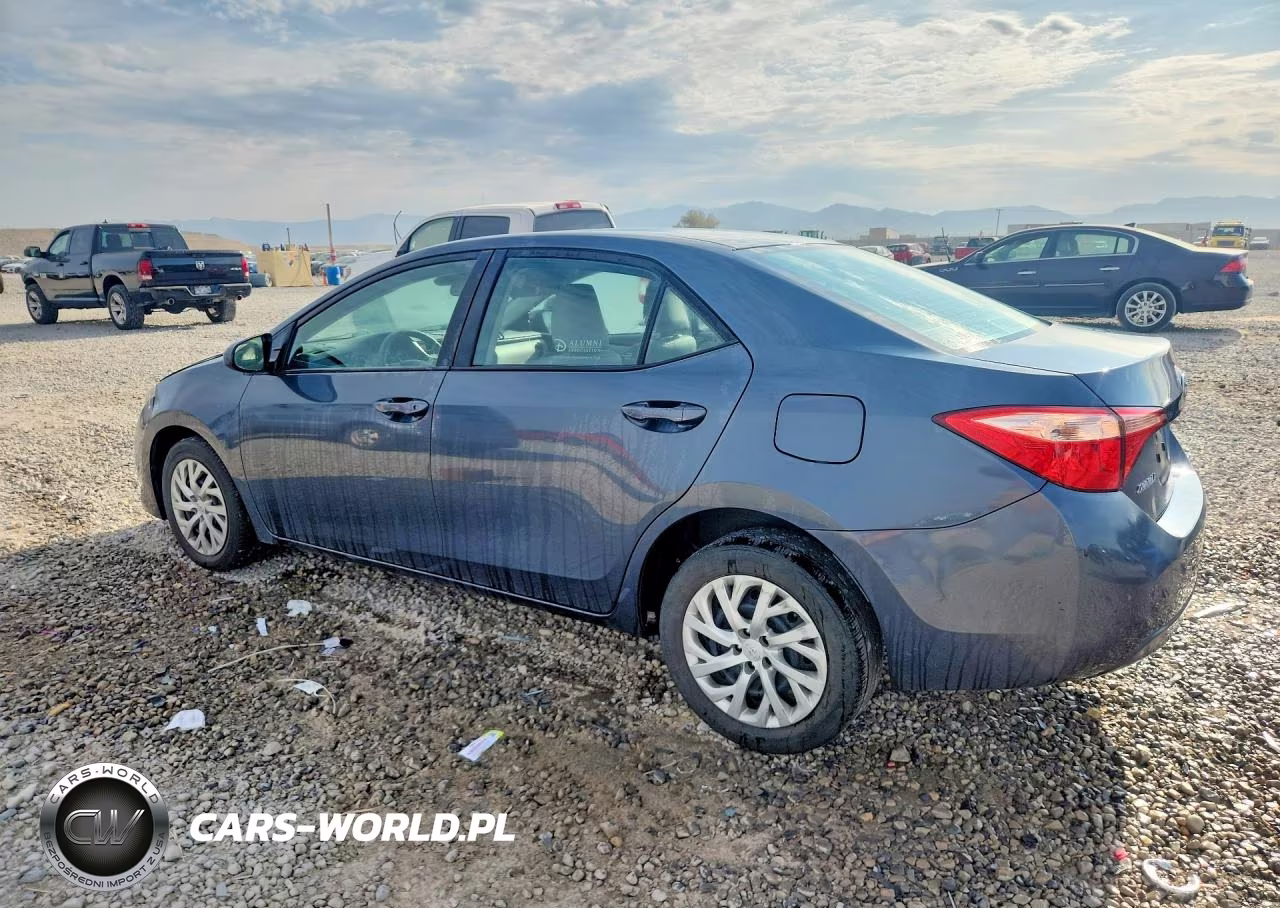 2017 Toyota Corolla Le VIN:2T1BURHE1HC768623 - 2