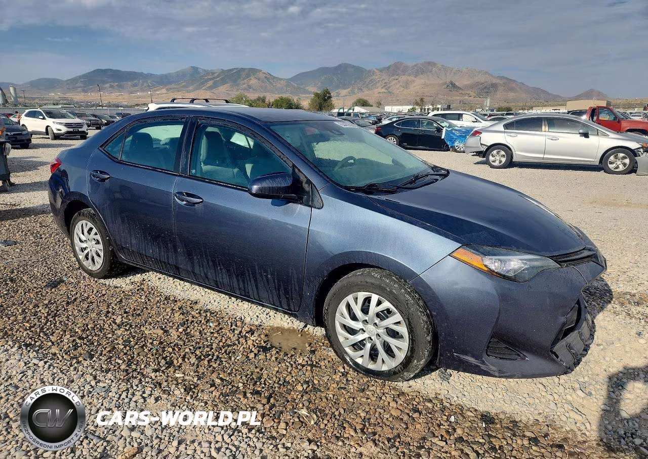 2017 Toyota Corolla Le VIN:2T1BURHE1HC768623 - 4