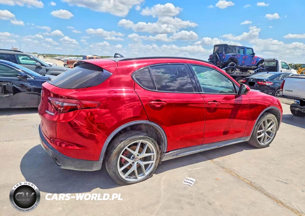 2018 Alfa Romeo Stelvio Sport VIN:ZASFAKPN0J7B98941 - 3