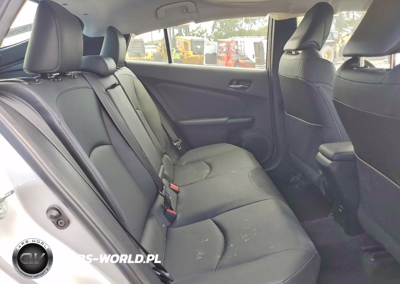 2016 Toyota Prius Four VIN:JTDKARFU9G3508125 - 10