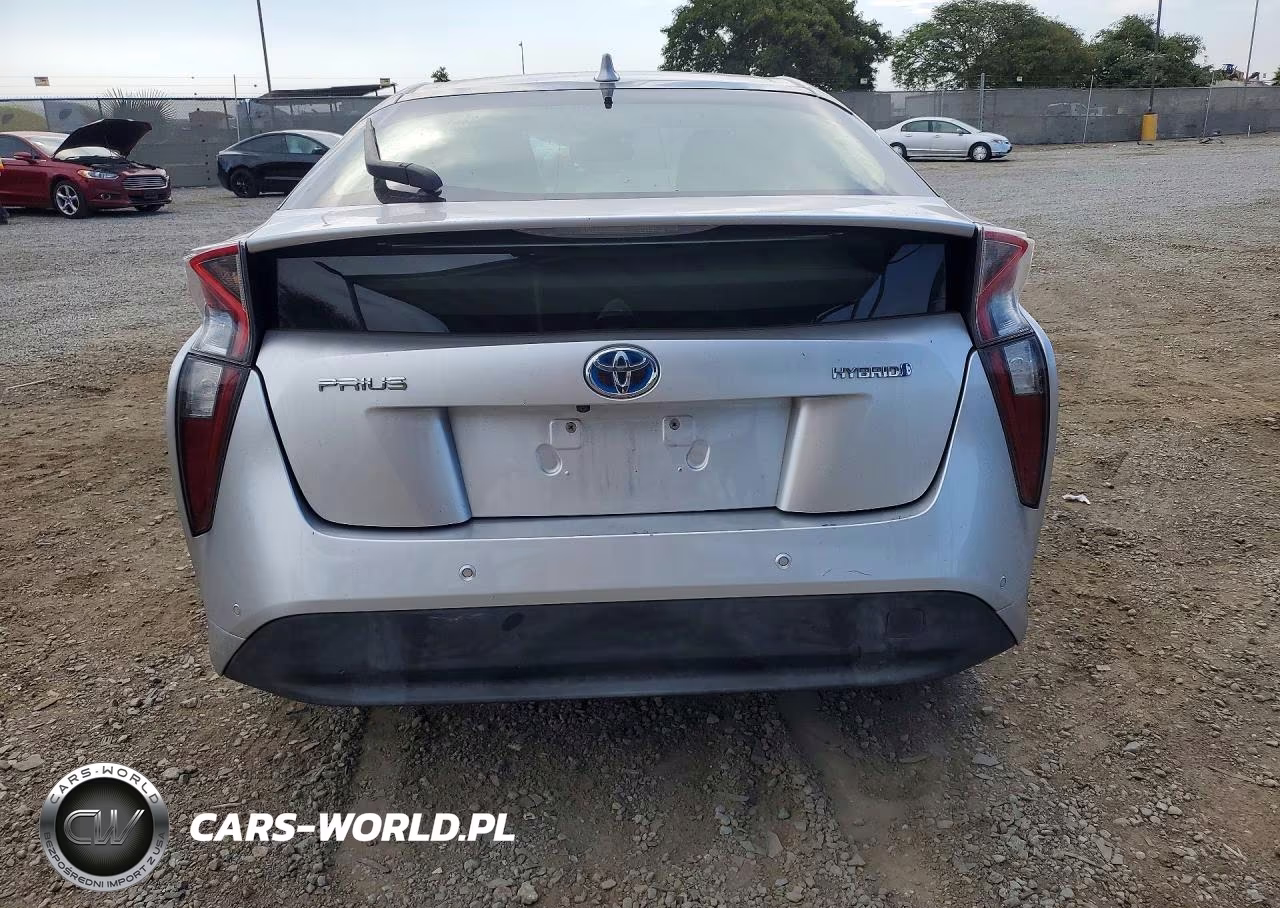 2016 Toyota Prius Four VIN:JTDKARFU9G3508125 - 6
