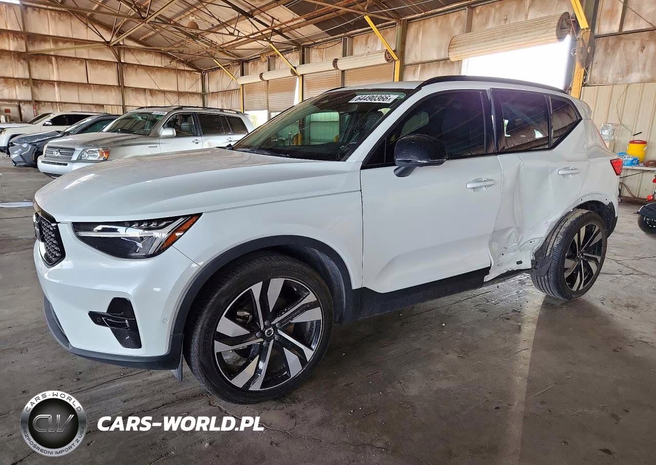 2023 Volvo Xc40 Ultimate – zdjęcie 1 z 13