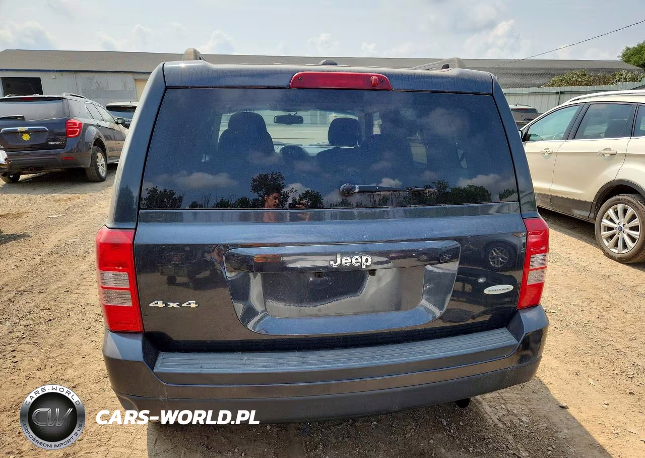 2015 Jeep Patriot Latitude VIN:1C4NJRFBXFD292354 - 6