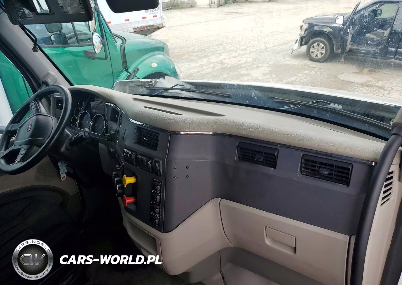 2019 Peterbilt 579 Semi Truck VIN:1XPBDP9X9KD600824 - 8